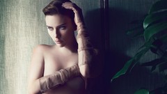 Woman Scarlett Johansson gloves blondes