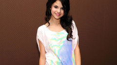 Woman Selena Gomez Celebrity