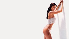 Woman Shannon Elizabeth models