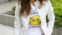 Woman Shorts brunettes W4B magazine