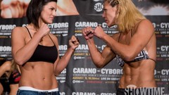 Woman Showtime fitness gina carano sports bra Muay Thai 