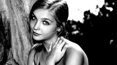 Woman Sienna grayscale Sienna A