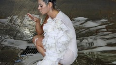 Woman singers marina and the diamonds