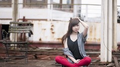 Woman sitting asians brunettes