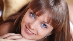 Woman smiling blue eyes brunettes models