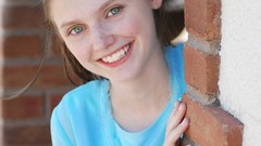 Woman smiling brunettes