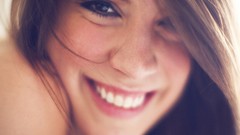 Woman smiling brunettes