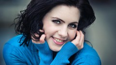 Woman smiling brunettes models