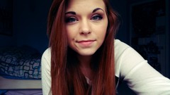 Woman smiling green eyes redheads