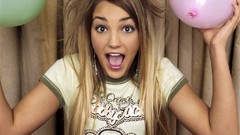 Woman smiling Jamie Lynn Spears