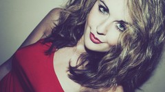 Woman smiling models boobs