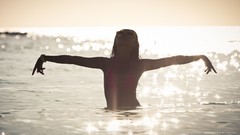 Woman sunglasses models LaunchLook