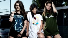 Woman t-shirts brunettes piercings stronghold threesome Taylor 