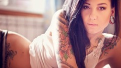 Woman tattoos
