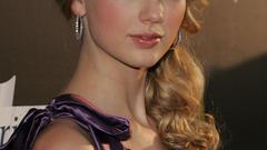 Woman taylor swift Celebrity