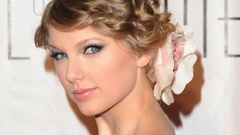 Woman taylor swift Celebrity