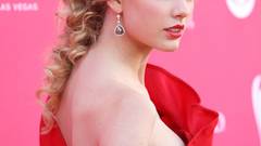 Woman taylor swift Celebrity