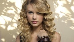 Woman taylor swift Celebrity