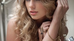 Woman taylor swift Celebrity