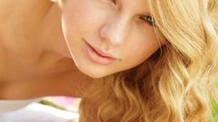 Woman taylor swift Celebrity