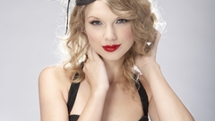 Woman taylor swift Celebrity