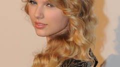 Woman taylor swift singers