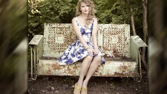 Woman taylor swift singers