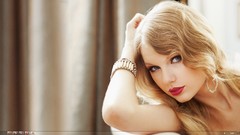 Woman taylor swift singers
