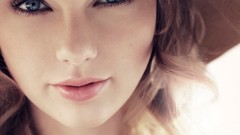 Woman taylor swift singers