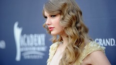 Woman taylor swift singers