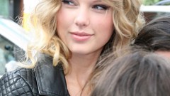 Woman taylor swift singers