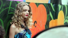 Woman taylor swift singers