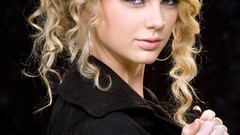 Woman taylor swift singers