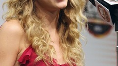 Woman taylor swift singers