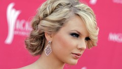 Woman taylor swift singers