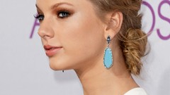 Woman taylor swift singers