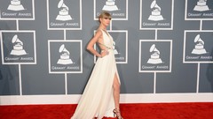 Woman taylor swift singers