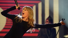 Woman taylor swift singers