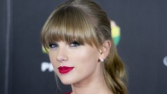 Woman taylor swift singers