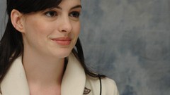 Woman The Devil Wears Prada Celebrity Actress 2006 anne hathaway