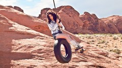 Woman tires lana del rey