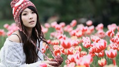 Woman tulips hats outdoors asians brunettes models