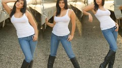 Woman tuning brunettes models pornstars Sunny Leone