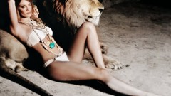 Woman Turquoise Lions safari