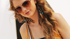 Woman Umbrellas Celebrity sunglasses earrings blondes taylor 