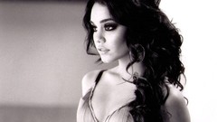 Woman vanessa hudgens brunettes