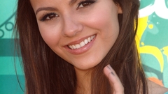 Woman victoria justice