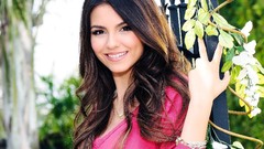 Woman victoria justice