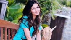 Woman victoria justice