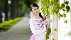 Woman vietnamese ao dai